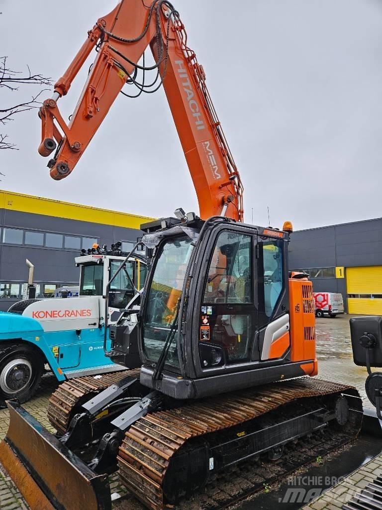 Hitachi ZX 135 US-7 Bandgrävare