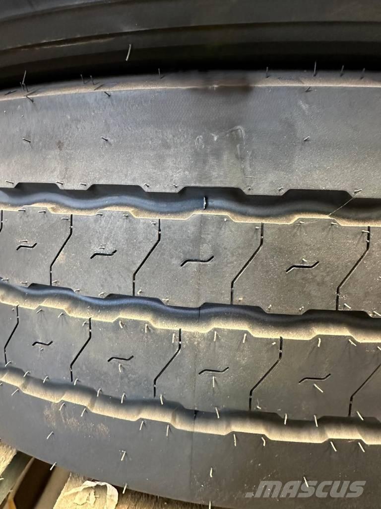Goodyear 245/70R17 Däck, hjul och fälgar