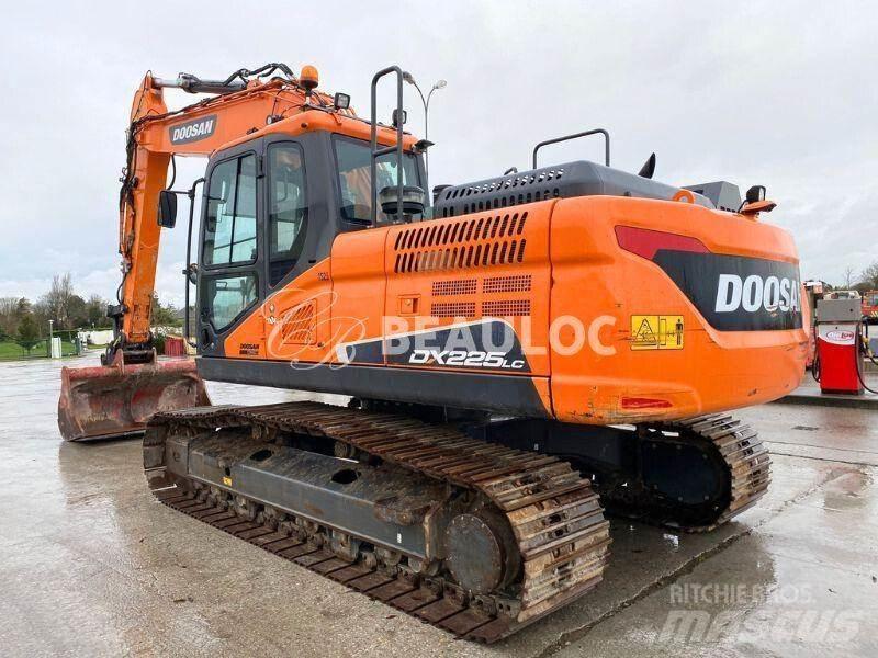 Doosan DX 225 LC Bandgrävare