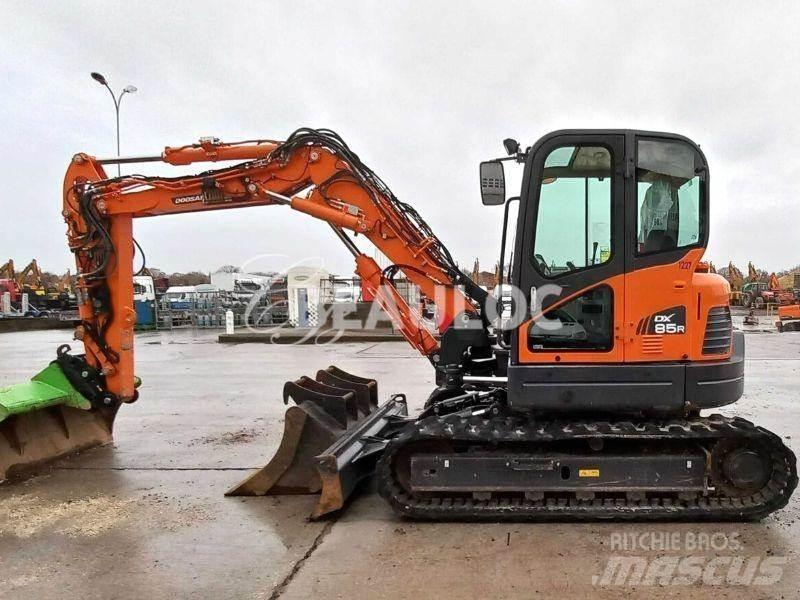 Doosan DX85R Bandgrävare
