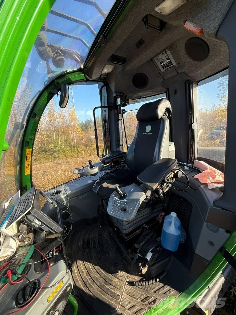 John Deere 1070 E Skördare