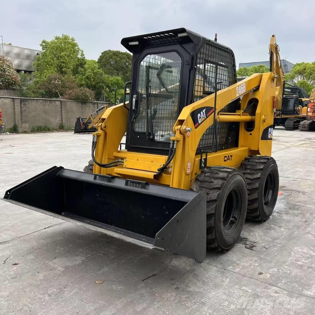 CAT 246 B Minilastare