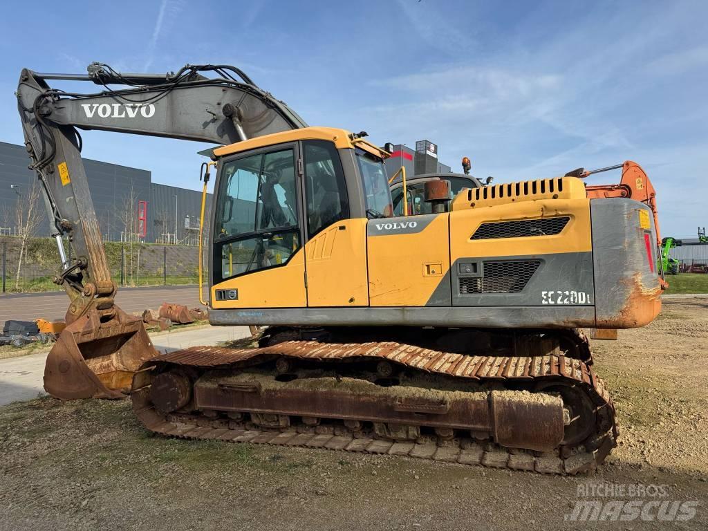 Volvo EC220DL Bandgrävare