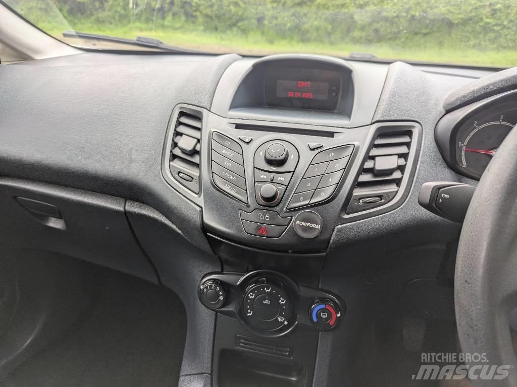 Ford Fiesta Van Lätta skåpbilar