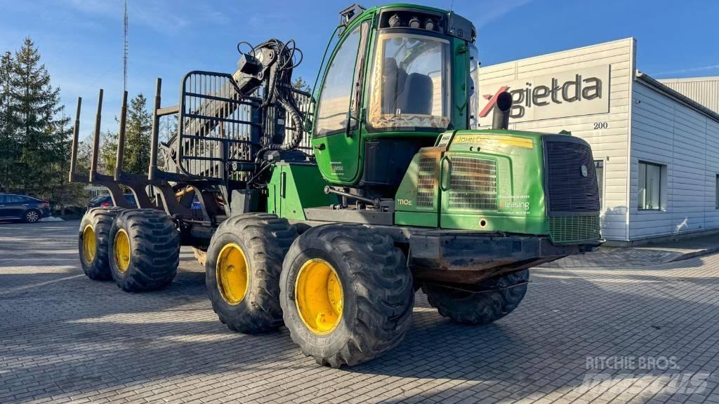 John Deere 1110 E Skotare