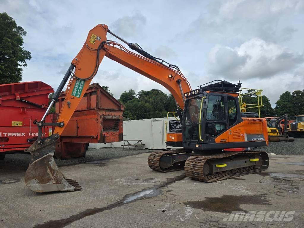 Doosan DX 140 LC Bandgrävare