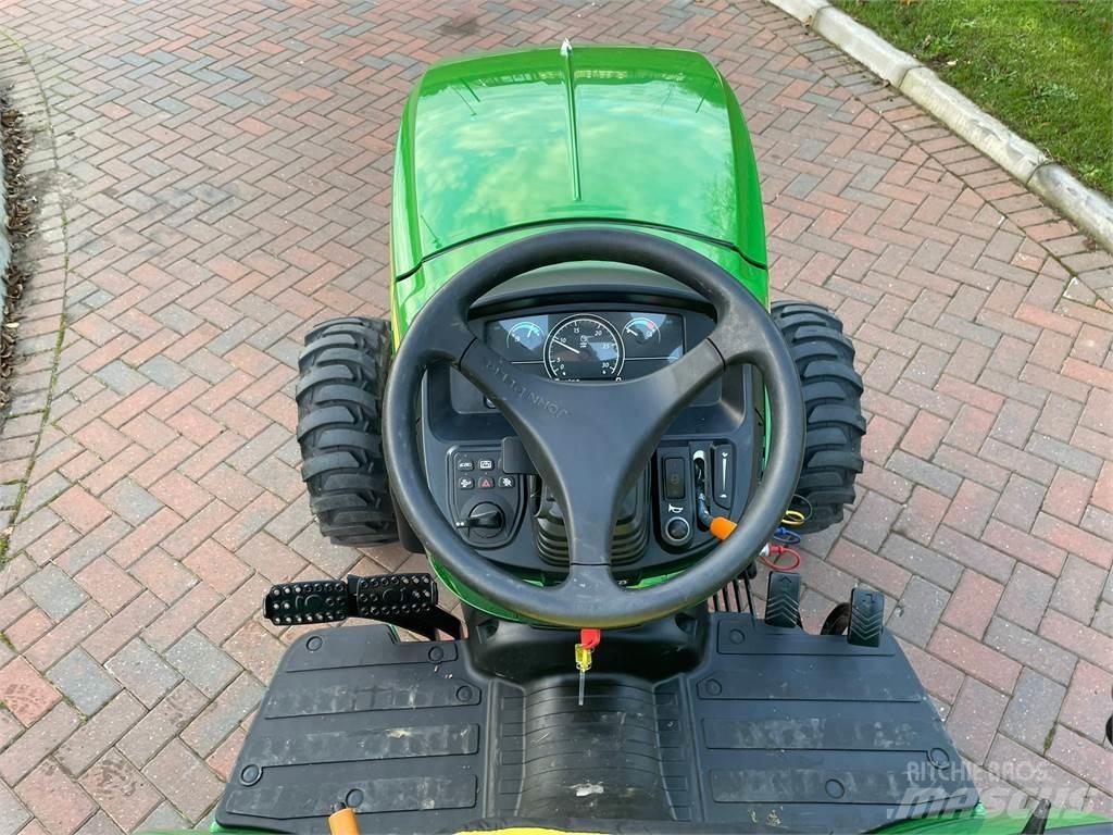John Deere 2038R Kompakttraktorer