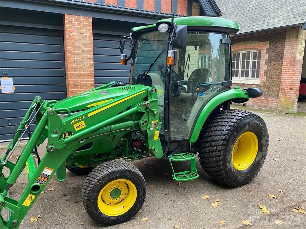 John Deere 4066R Kompakttraktorer