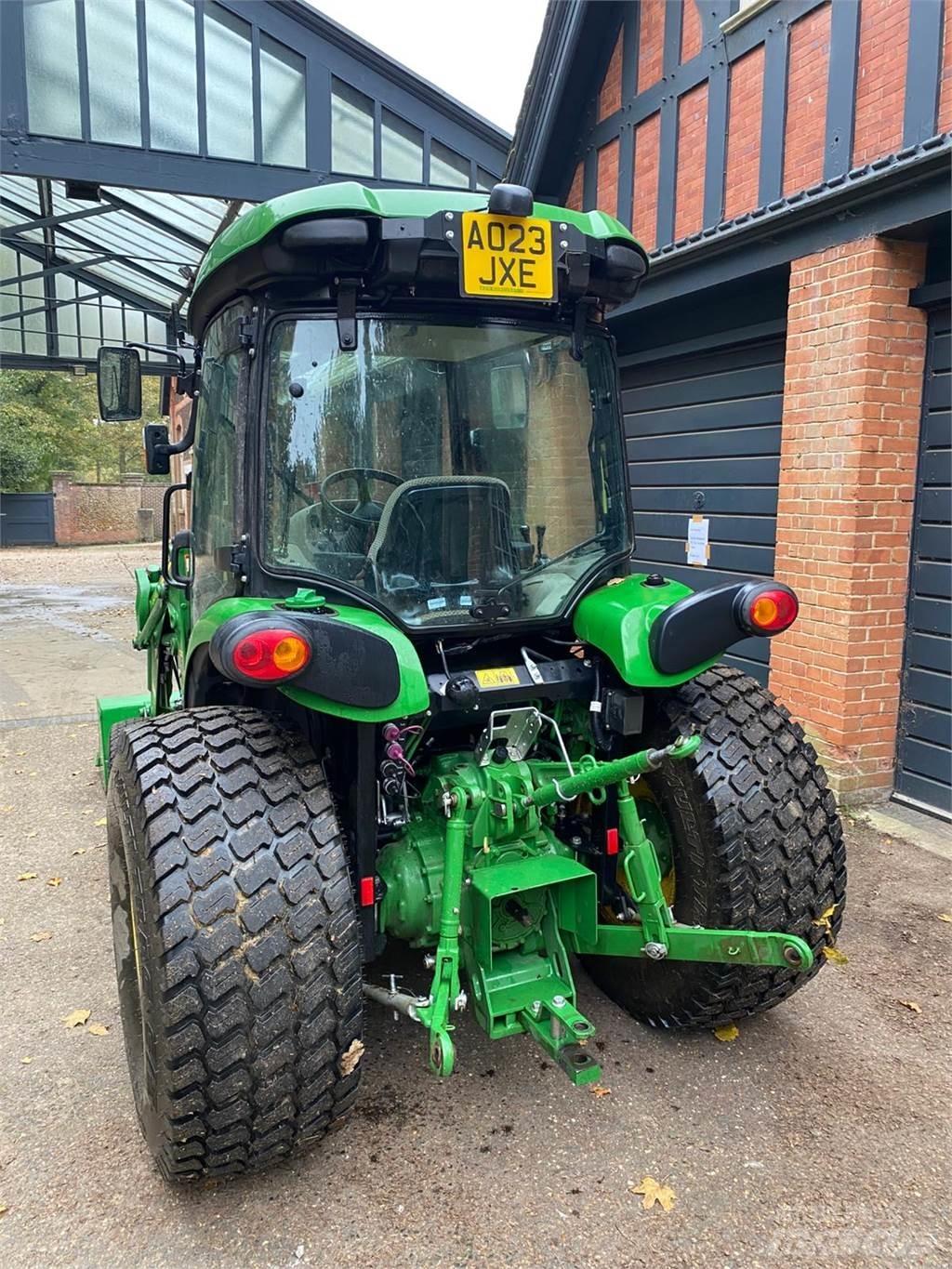John Deere 4066R Kompakttraktorer