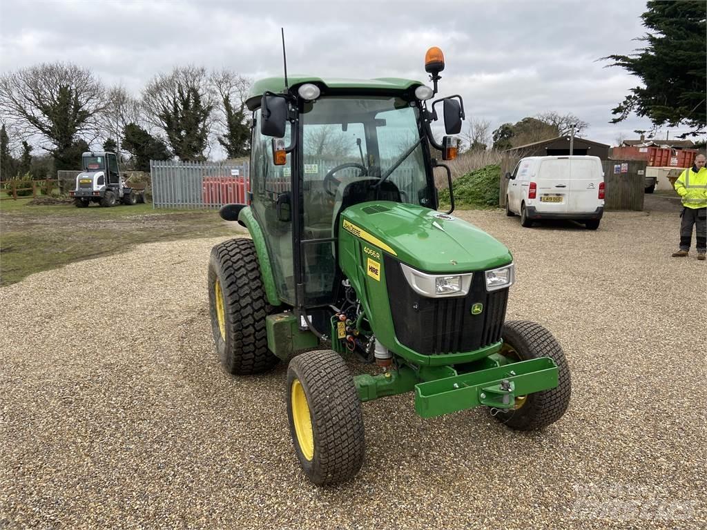 John Deere 4066R Kompakttraktorer