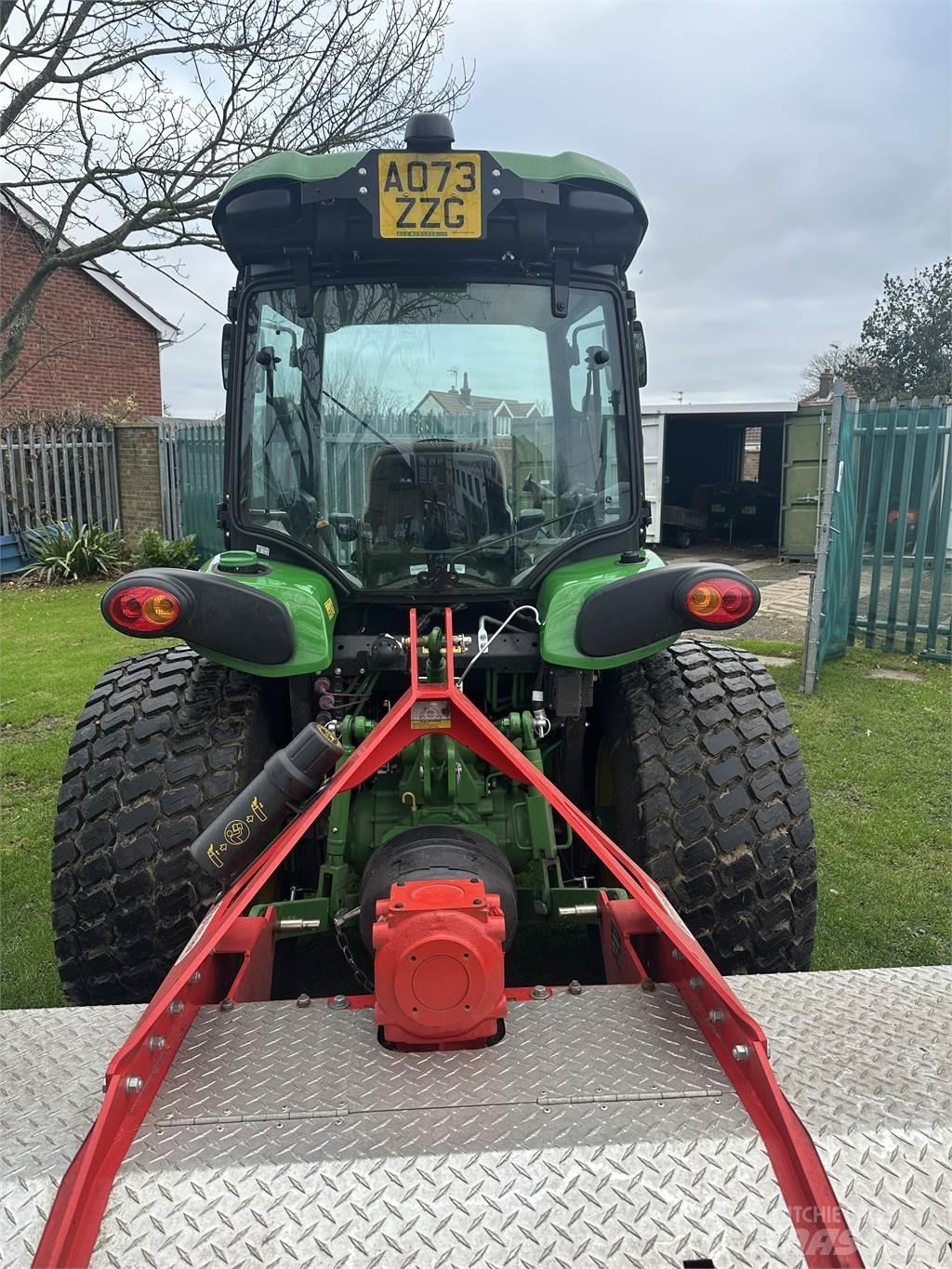 John Deere 4066R Kompakttraktorer