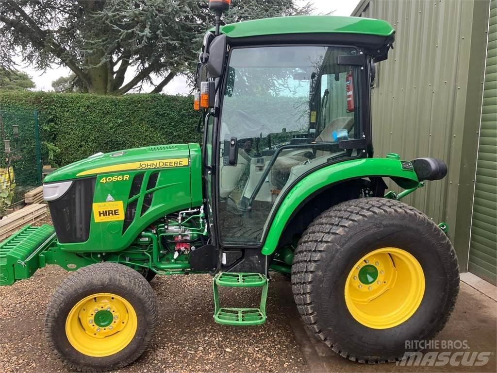 John Deere 4066R Kompakttraktorer