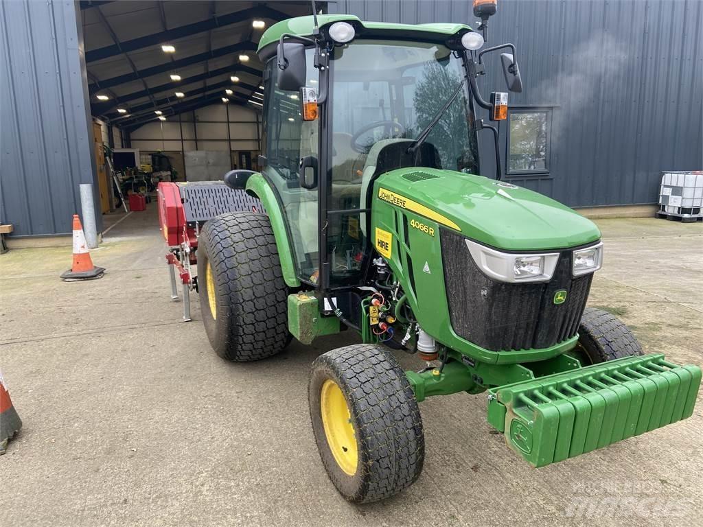 John Deere 4066R Kompakttraktorer