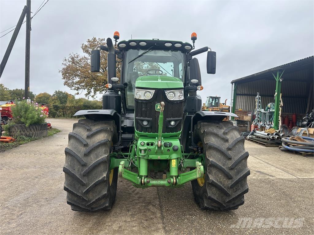 John Deere 6250R Traktorer