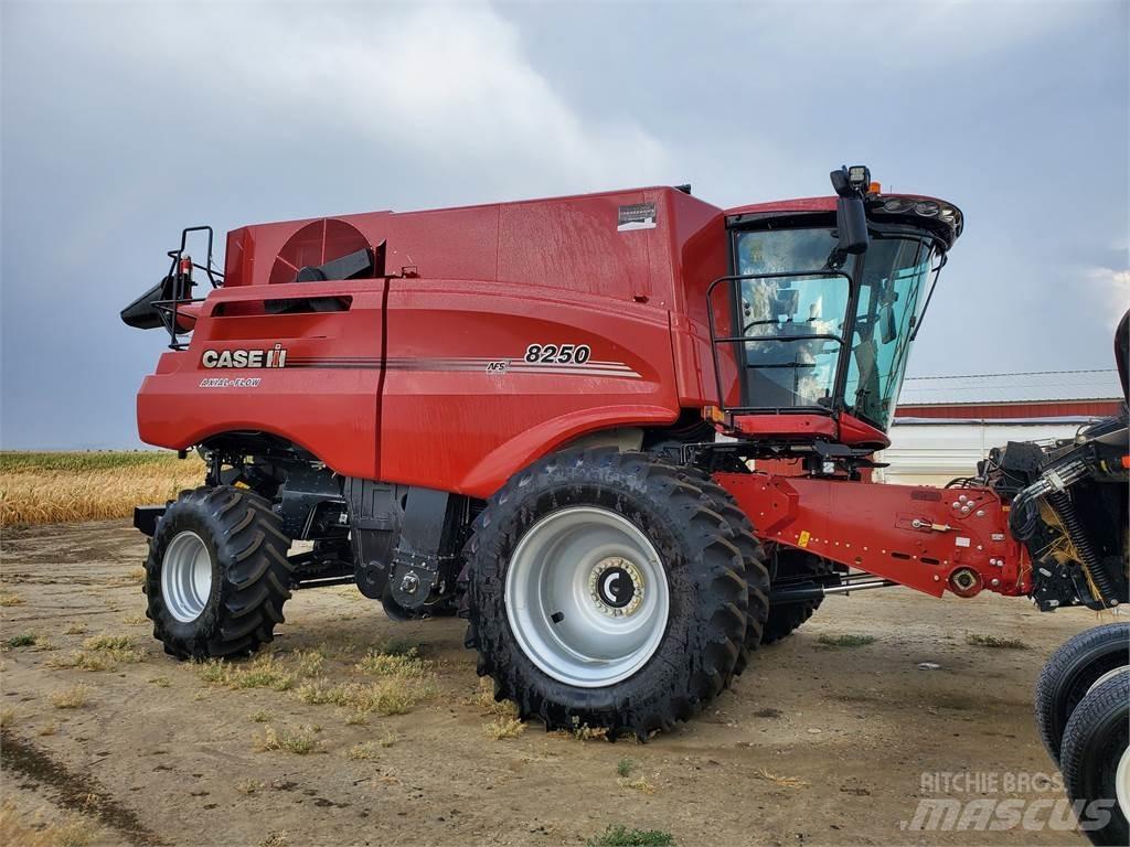 Case IH 8250 Skördetröskor