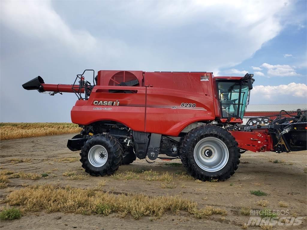 Case IH 8250 Skördetröskor