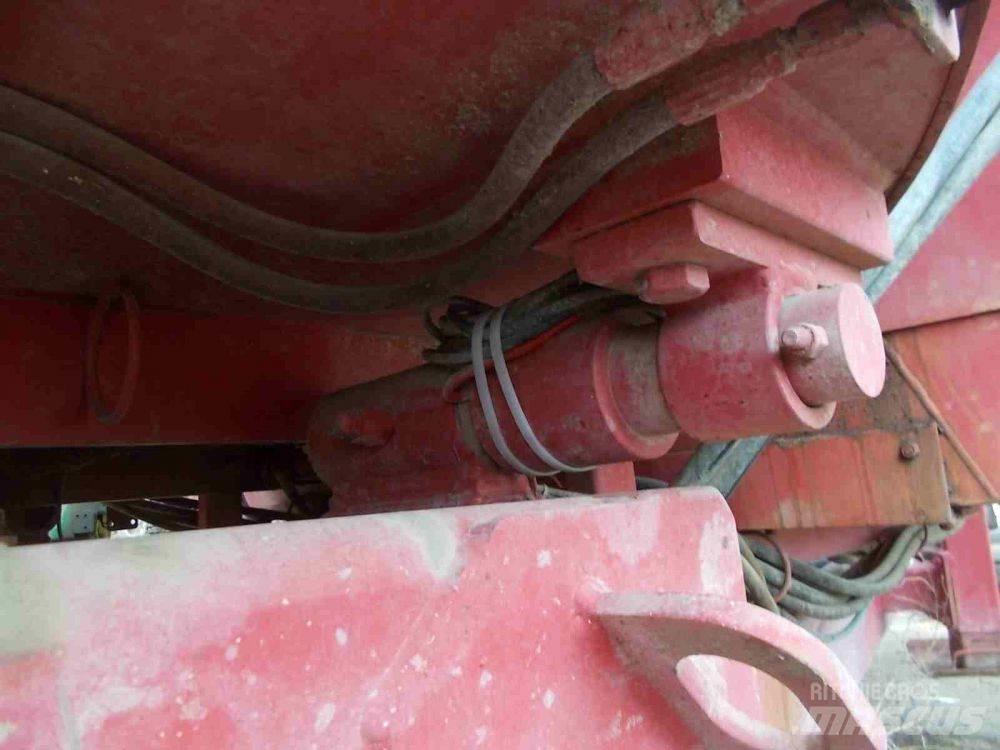  Loewen 1022 Fullfodervagnar