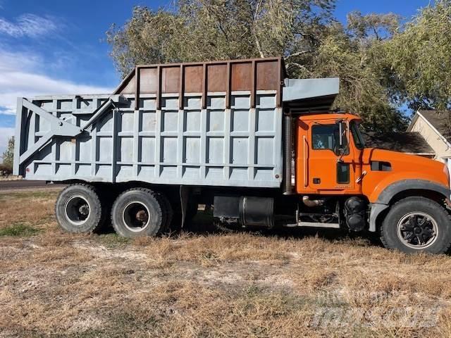 Mack GU713 Övriga bilar