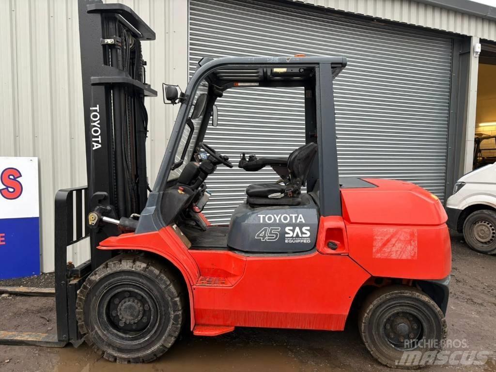 Toyota 7 FD 40 Dieselmotviktstruckar