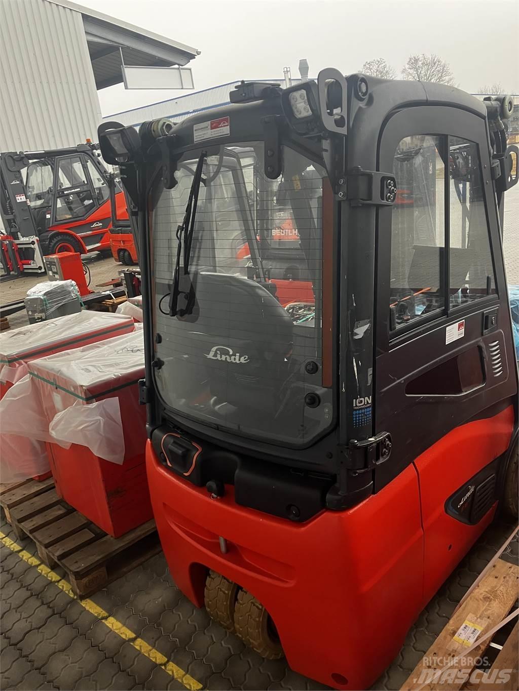 Linde E16C Elmotviktstruckar