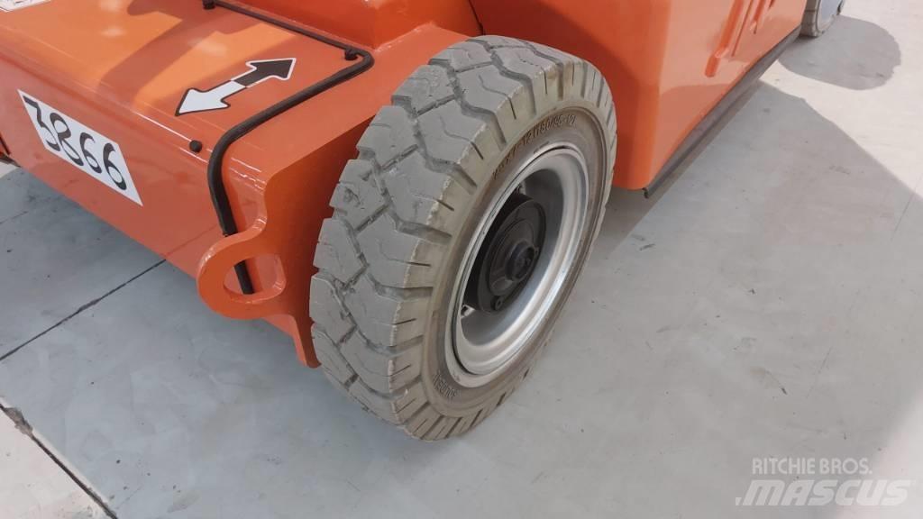 JLG E 400 AJPN Bomliftar