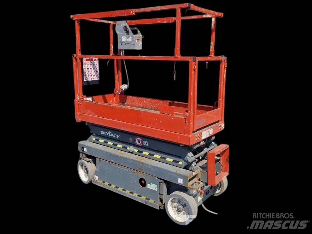 SkyJack SJ III 3215 Saxliftar