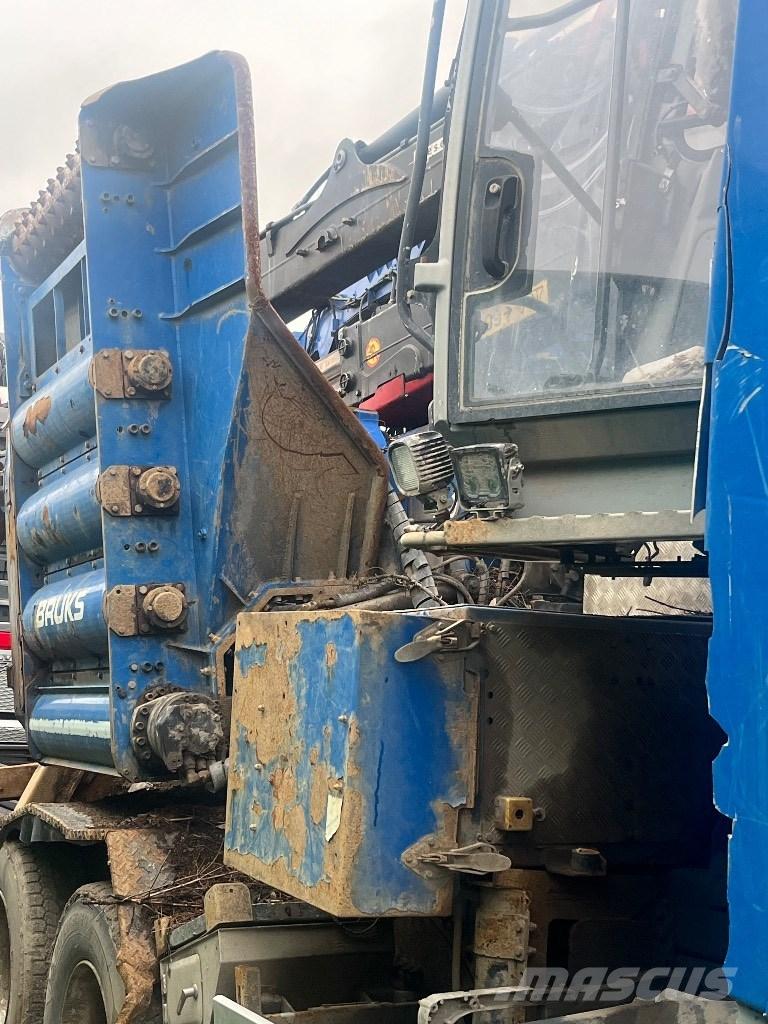 Volvo FH 750 Vedklyvar och vedkapar