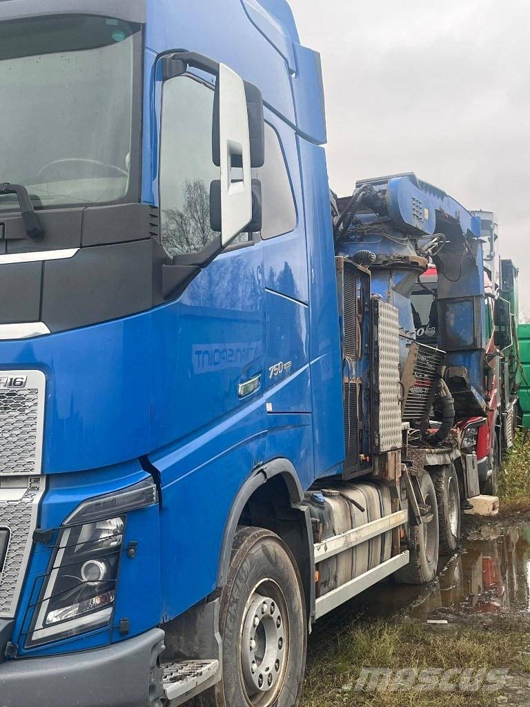 Volvo FH 750 Vedklyvar och vedkapar