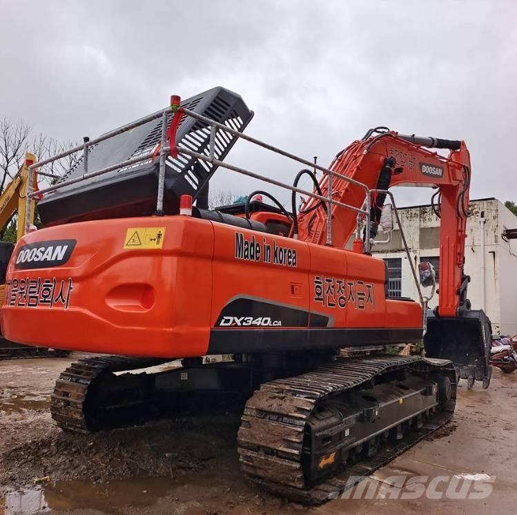 Doosan DX 340 Bandgrävare