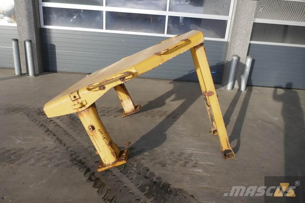 CAT D8N O-rops cab Hytter och interiör