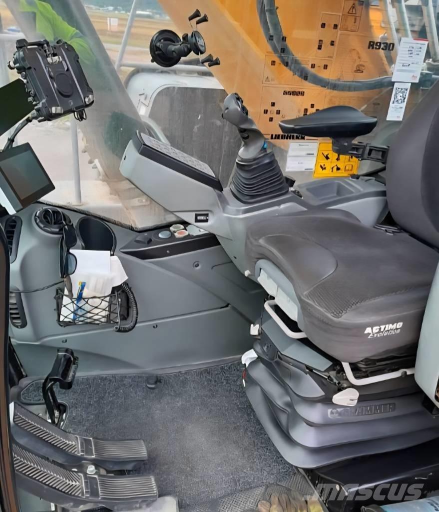 Liebherr R 930 G8 Bandgrävare