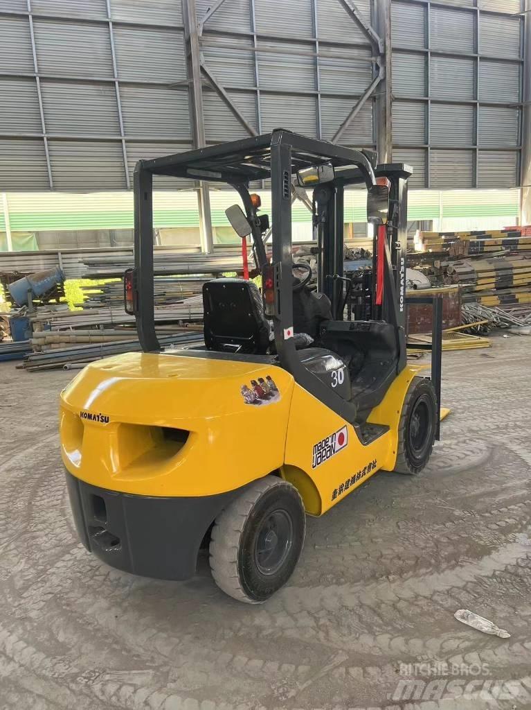 Komatsu FD 30 T-17 Dieselmotviktstruckar