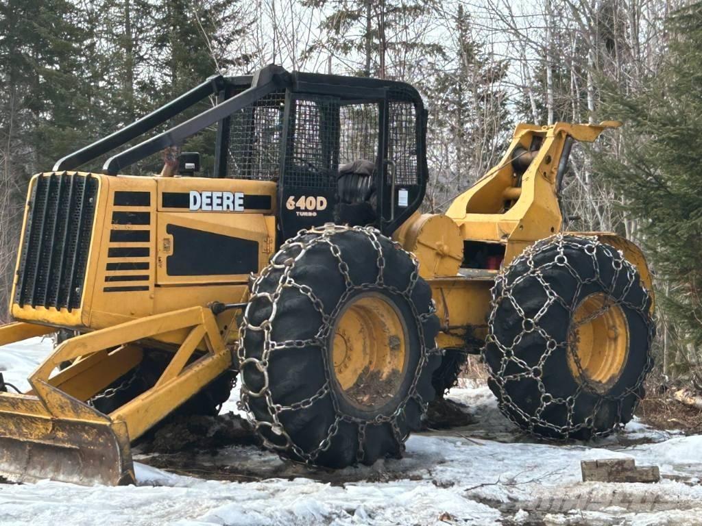 John Deere 640 D Lunnare