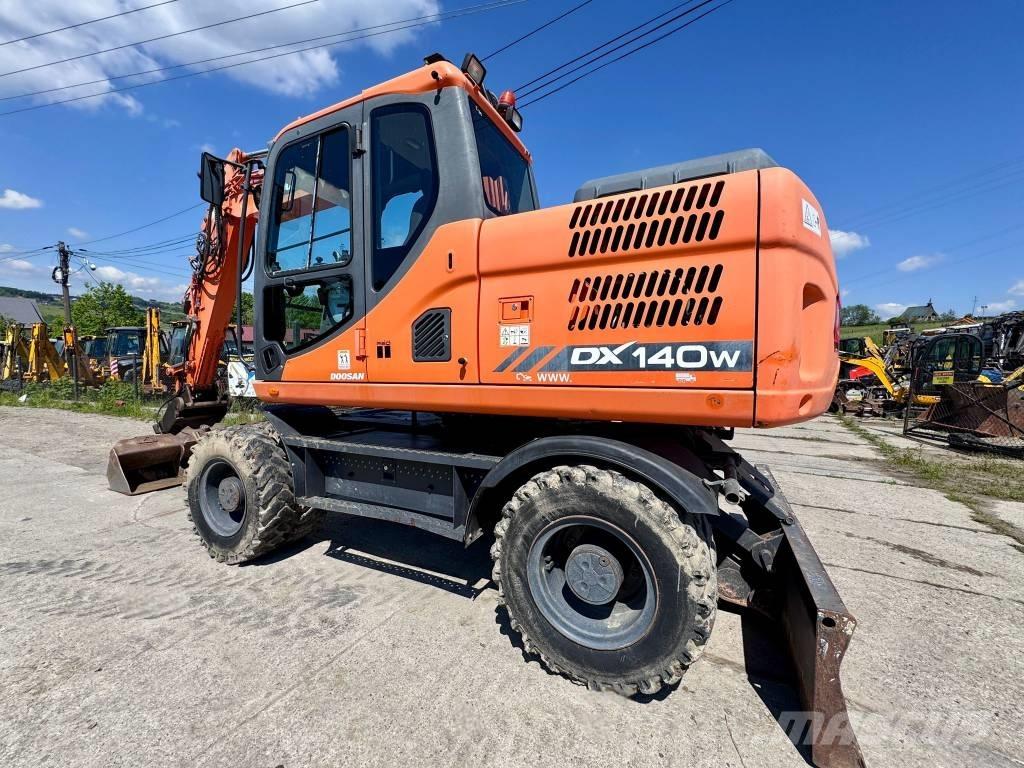 Doosan DX 140 W-3 Hjulgrävare