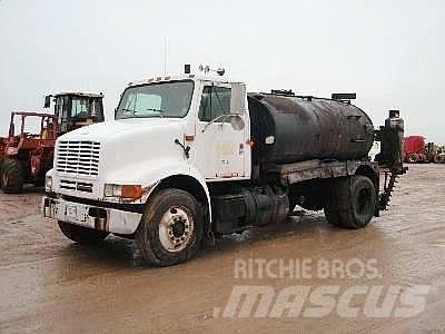 International 8100 Asfaltsläggningsmaskiner