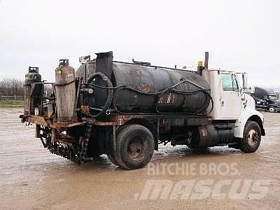 International 8100 Asfaltsläggningsmaskiner