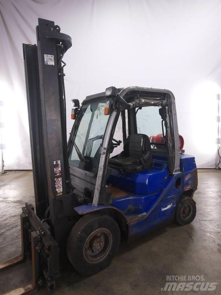 Cesab M325G Gasolmotviktstruckar