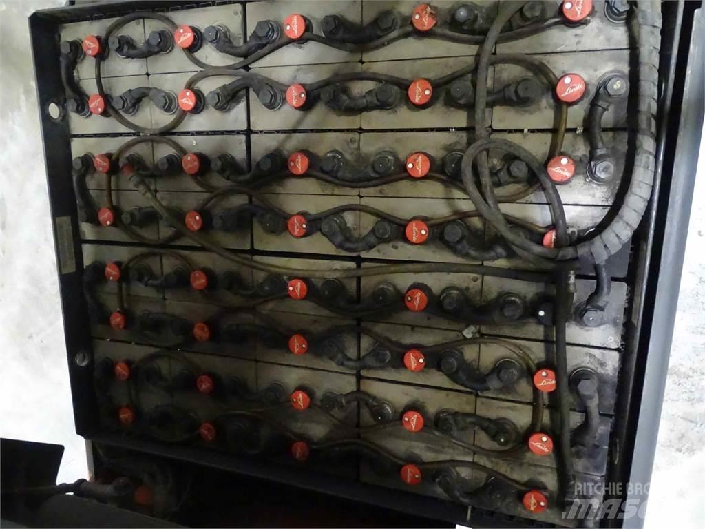 Linde E25L-01 Elmotviktstruckar