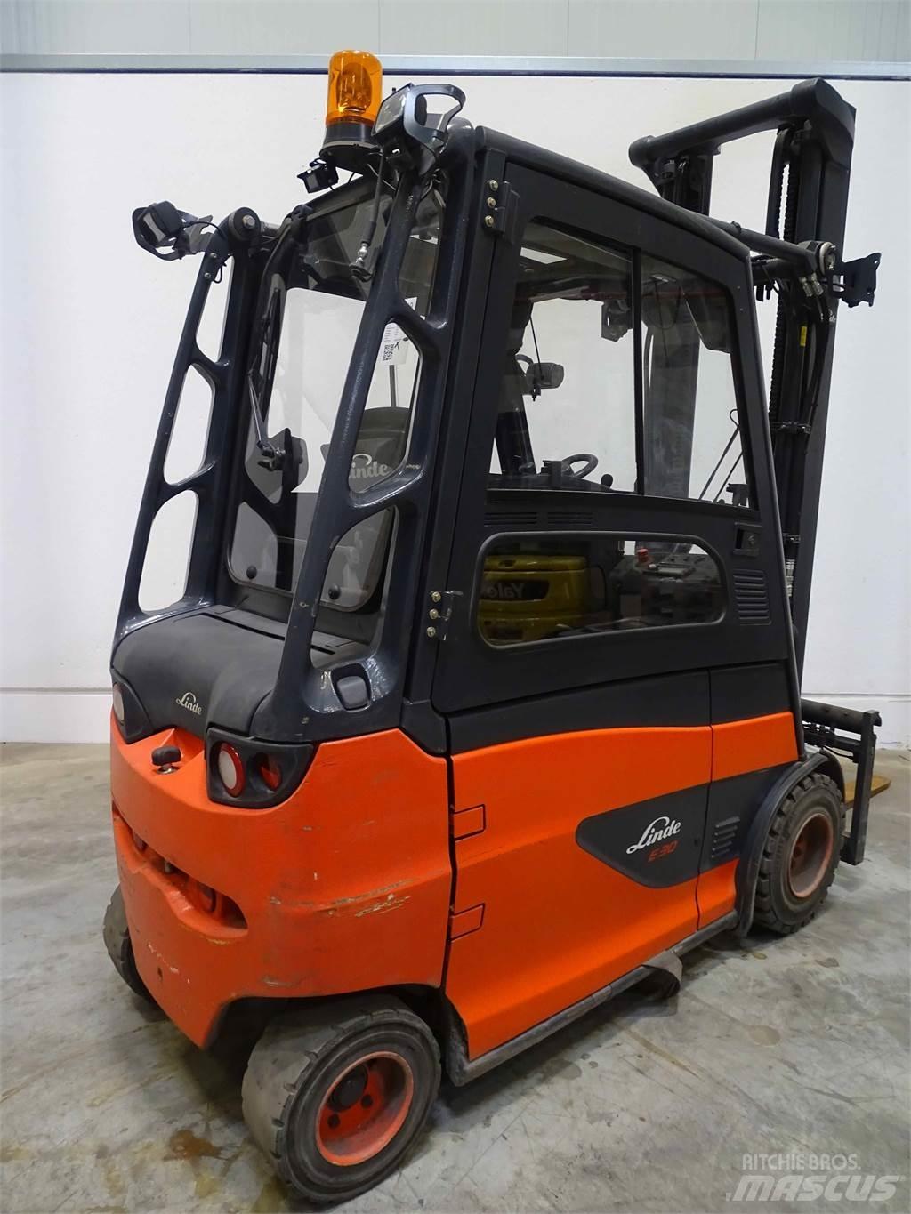 Linde E30 Elmotviktstruckar