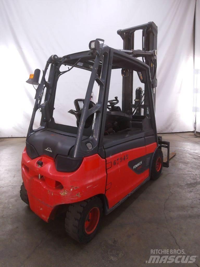 Linde E30L-01 Elmotviktstruckar