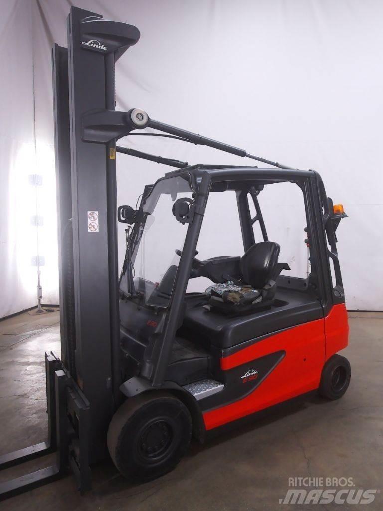 Linde E30L-01 Elmotviktstruckar