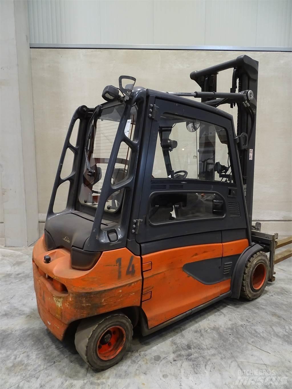 Linde E35L-01 Elmotviktstruckar