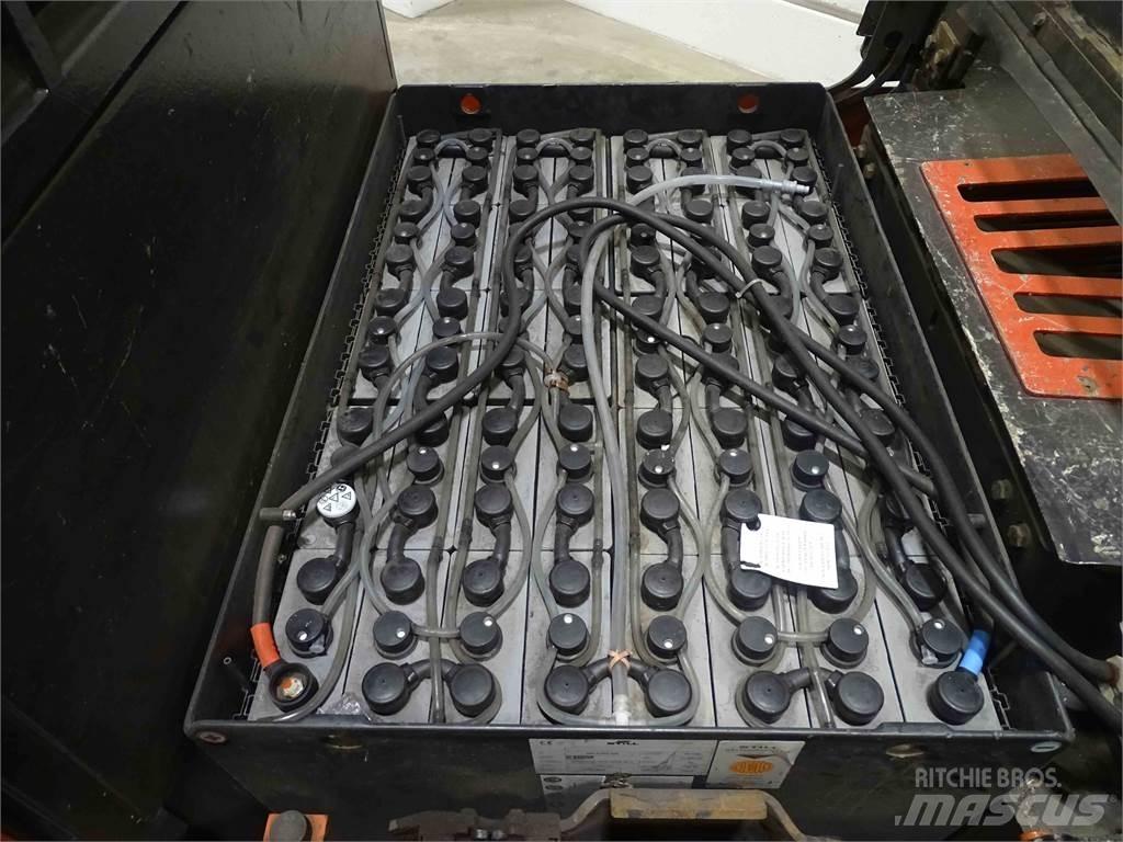 Linde P250 Dragtruck
