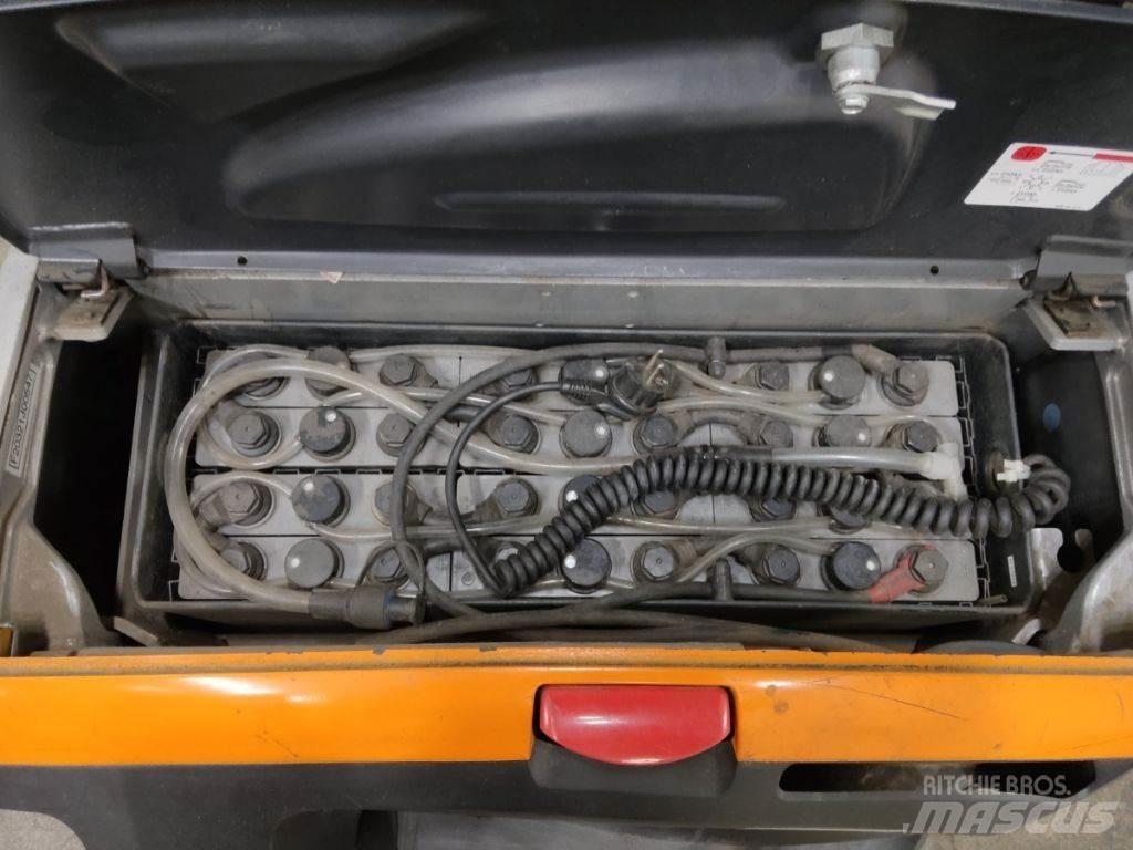 Still EXV14C Staplare-led