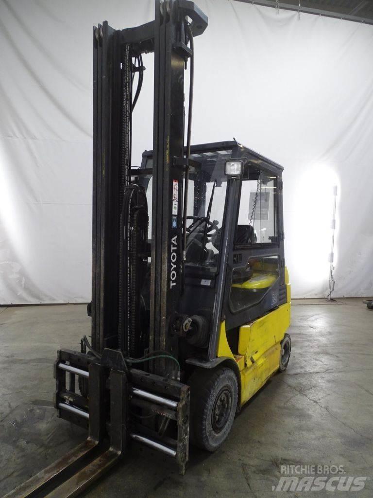 Toyota 7FBMF25 Elmotviktstruckar