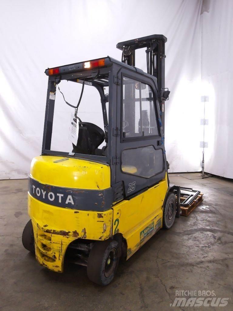 Toyota 7FBMF25 Elmotviktstruckar