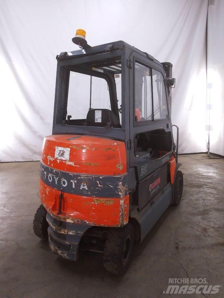 Toyota 7FBMF30 Elmotviktstruckar