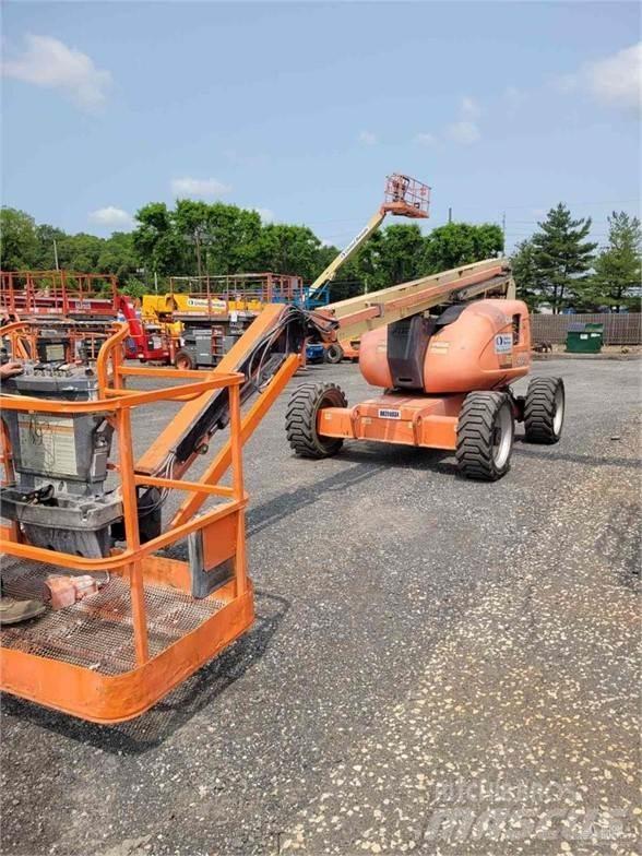 JLG 600AJ Bomliftar