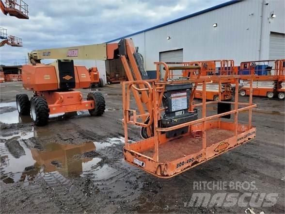 JLG 800AJ Bomliftar