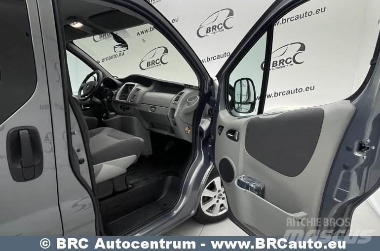 Opel Vivaro Minibussar